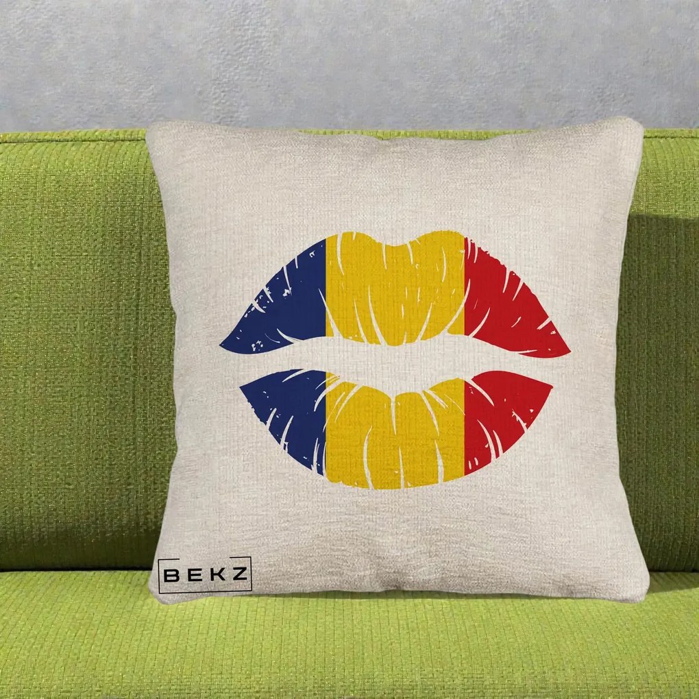 Perna Personalizata Buze Tricolor Romania, 40x40 cm, Bej Canapea, Husa Detasabila, Perna Inclusa, BEKZ®