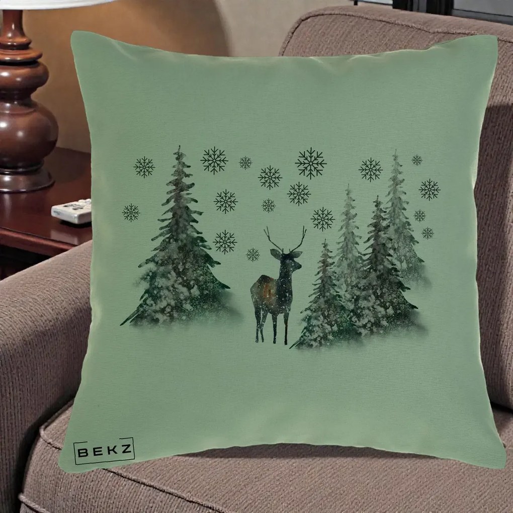 Perna Decorativa Ren in Padure Inzapezita, 40x40 cm, Verde, Husa Detasabila, Perna Inclusa, BEKZ®