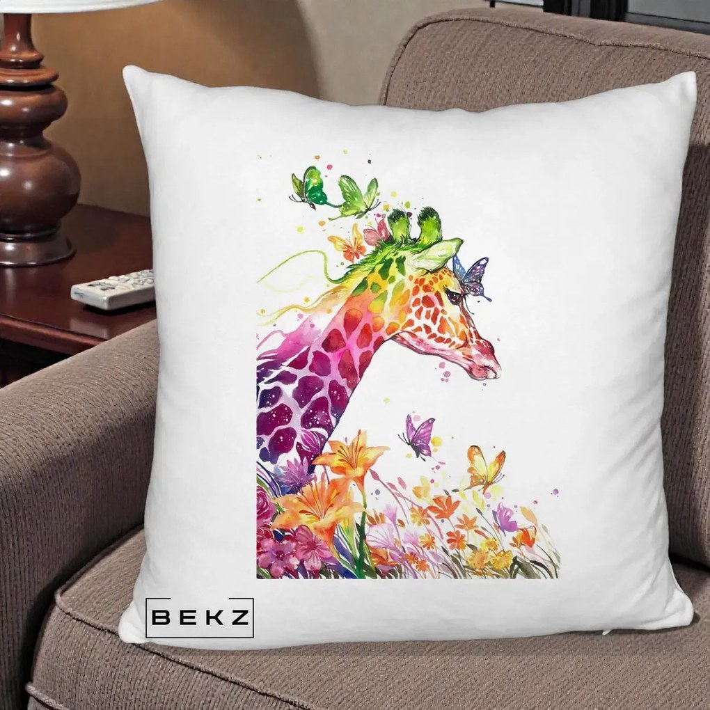 Perna Decorativa Girafa Curcubeu Acuarela, 40x40 cm, Alb Pufos, Husa Detasabila, Perna Inclusa, BEKZ®