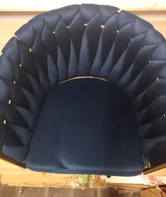 OFERTA Fotoliu de sufragerie din catifea ORION VELVET cu picioare aurii, albastru inchis calitatea a II-a