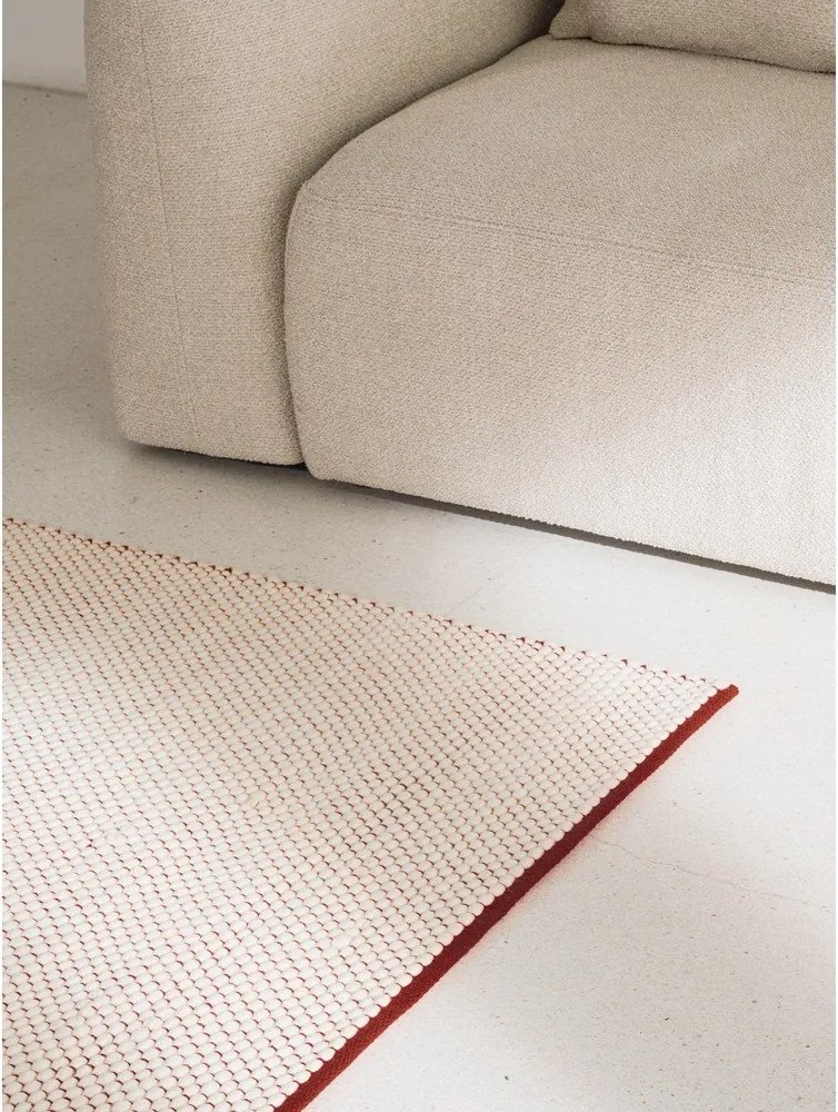 Covor roșu/bej țesut manual din lână 140x200 cm Lenu – noo.ma