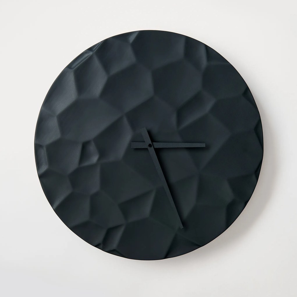 Ceas de perete din beton ODLITO Moon Crater – grafit (negru) – 50 cm – ace negre