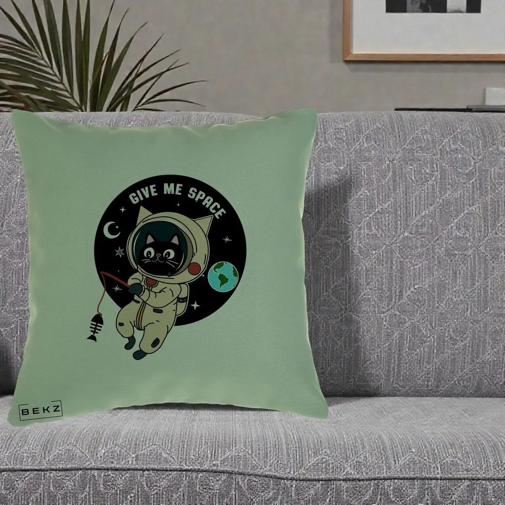Perna Decorativa Give Me Space Pisica Astronaut, 40x40 cm, Verde, Husa Detasabila, Perna Inclusa, BEKZ®