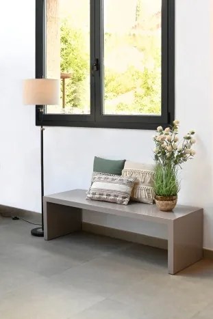 Plantă decorativă interior lila cu accente roz pal și verde din PVC cu structură din metal, "Liraya"