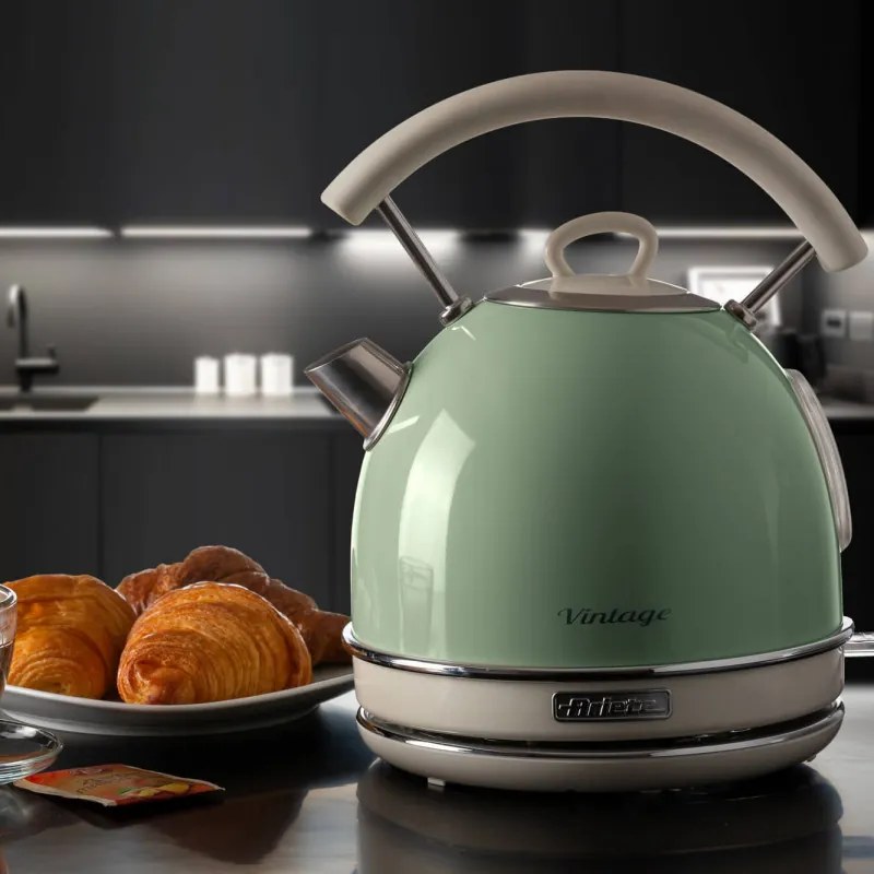 Ceainic electric Ariete VINTAGE 2877/04, 2000W, 1.7 L, Corp otel, Suprafata rece, Baza 360°, Verde