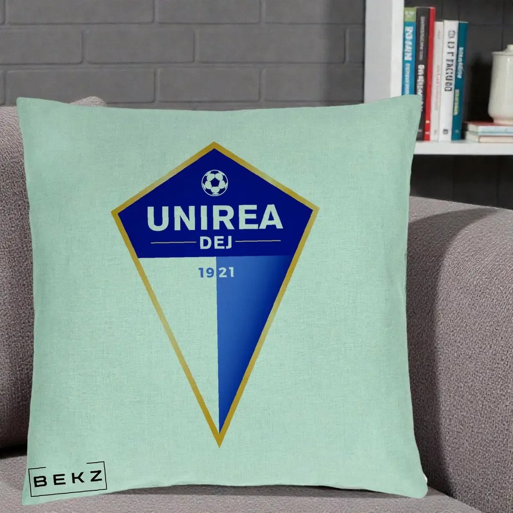 Perna Personalizata Unirea Dej 1921 Fotbal, 40x40 cm, Verde Menta, Husa Detasabila, Perna Inclusa, BEKZ®