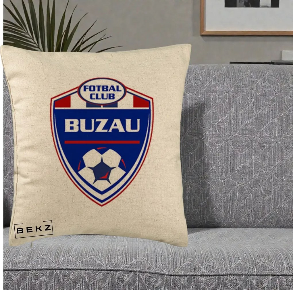 Perna Personalizata FC Buzau Fotbal, 40x40 cm, Bej, Husa Detasabila, Perna Inclusa, BEKZ®