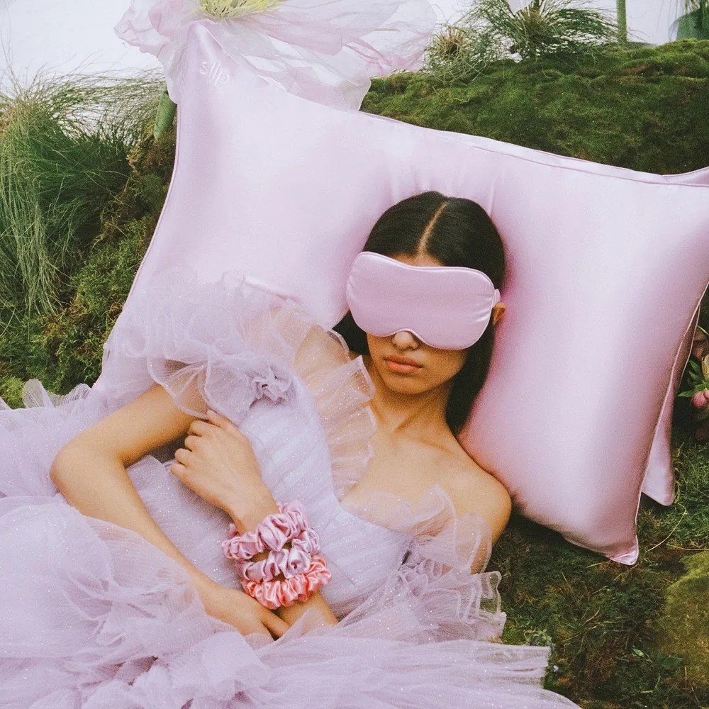 Față de pernă din mătase 51x76 cm Wildflower – slip