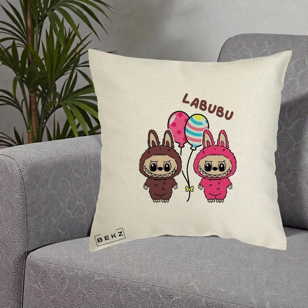 Perna Personalizata Labubu Cuplu cu Baloane, 40x40 cm, Ecru, Husa Detasabila, Perna Inclusa, BEKZ®