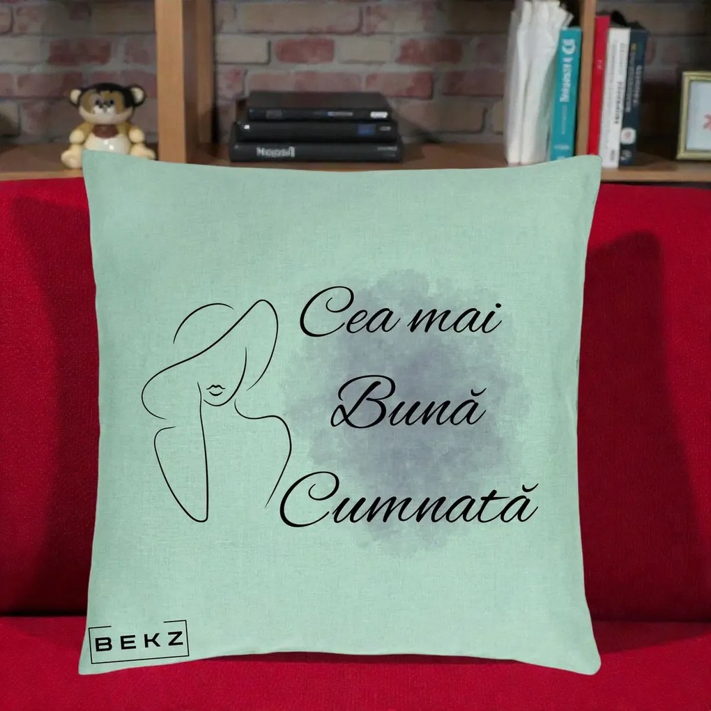 Cadou pentru Cumnata - Perna Personalizata Cea mai Buna Cumnata cu Silueta Dama si Pete Violet, 40x40 cm, Verde Menta, Husa Detasabila, Perna Inclusa, BEKZ®