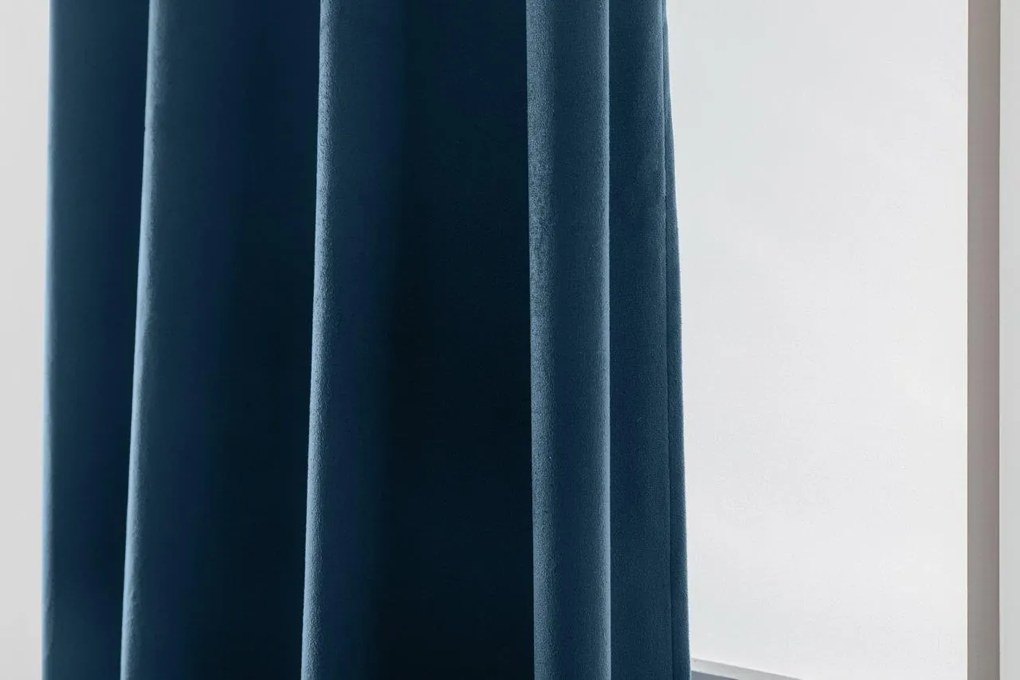 Draperie din catifea opaca Culoare albastru kerosen, VELVET 140x250 cm