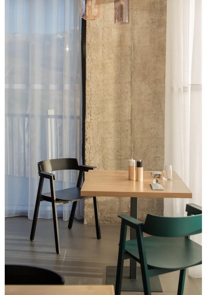 Scaun de dining negru cu cotiere din lemn de stejar Flip – Gazzda