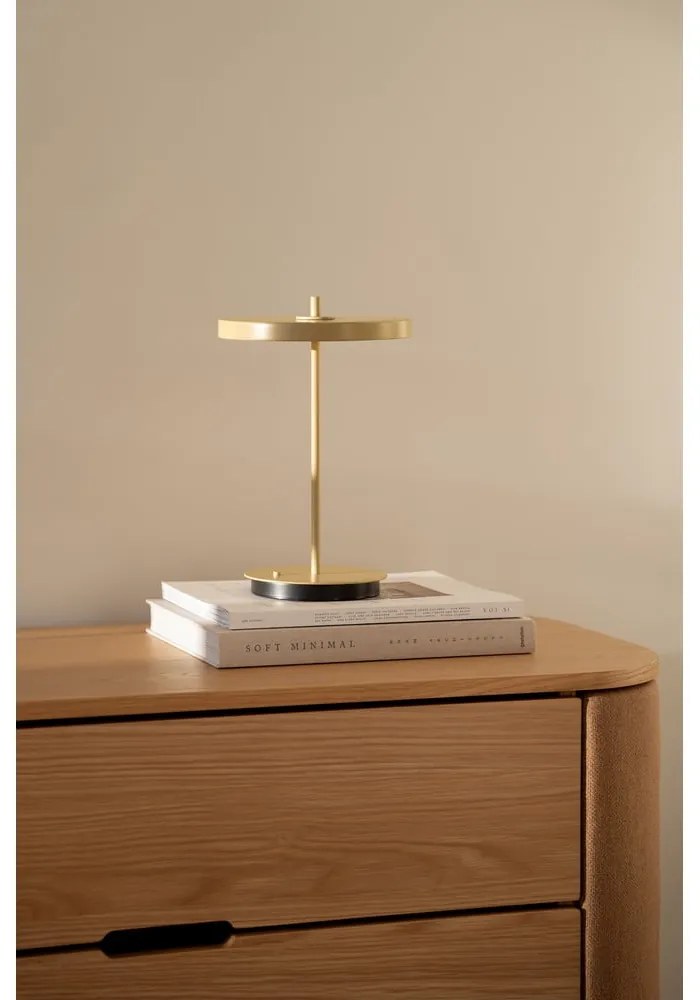 Veioză galben-deschis LED din metal cu abajur din metal (înălțime 31 cm) Asteria Move – UMAGE