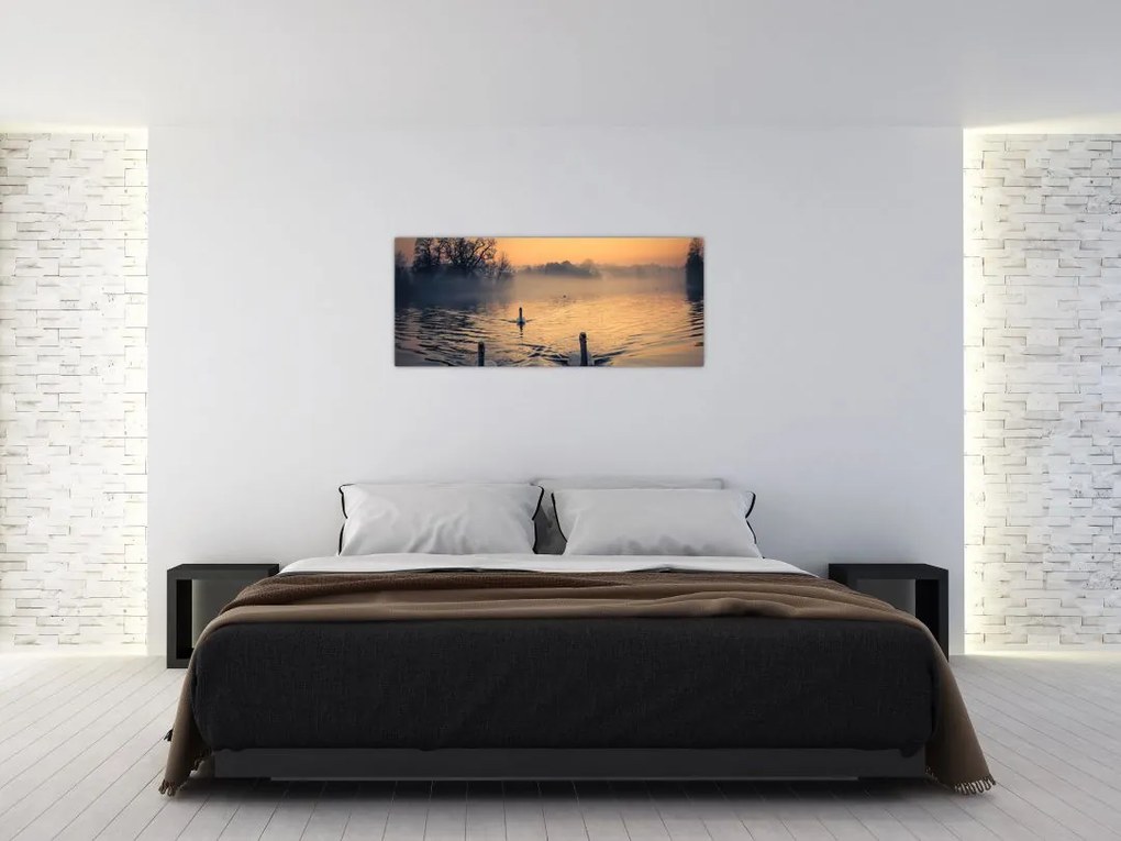 Tablou cu lebăde pe apă în ceață (120x50 cm)
