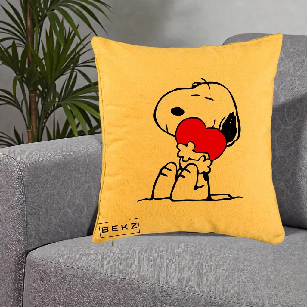 Perna Personalizata Snoopy cu Inima, 40x40 cm, Galben, Husa Detasabila, Perna Inclusa, BEKZ®