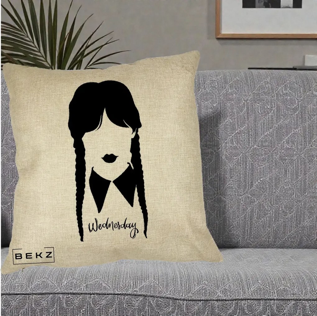 Perna Personalizata Wednesday Addams Silueta Alb-Negru, 40x40 cm, Crem, Husa Detasabila, Perna Inclusa, BEKZ®