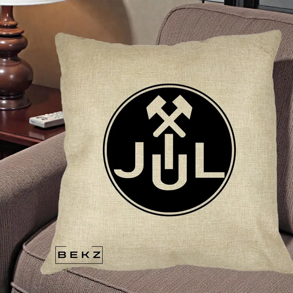 Perna Personalizata JUL Jiul Lupeni Fotbal, 40x40 cm, Crem, Husa Detasabila, Perna Inclusa, BEKZ®