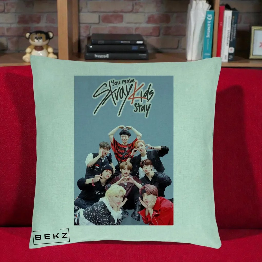 Perna Personalizata K-pop Stray Kids You Make Stray Kids Stay cu Foto Grup, 40x40 cm, Verde Menta, Husa Detasabila, Perna Inclusa, BEKZ®