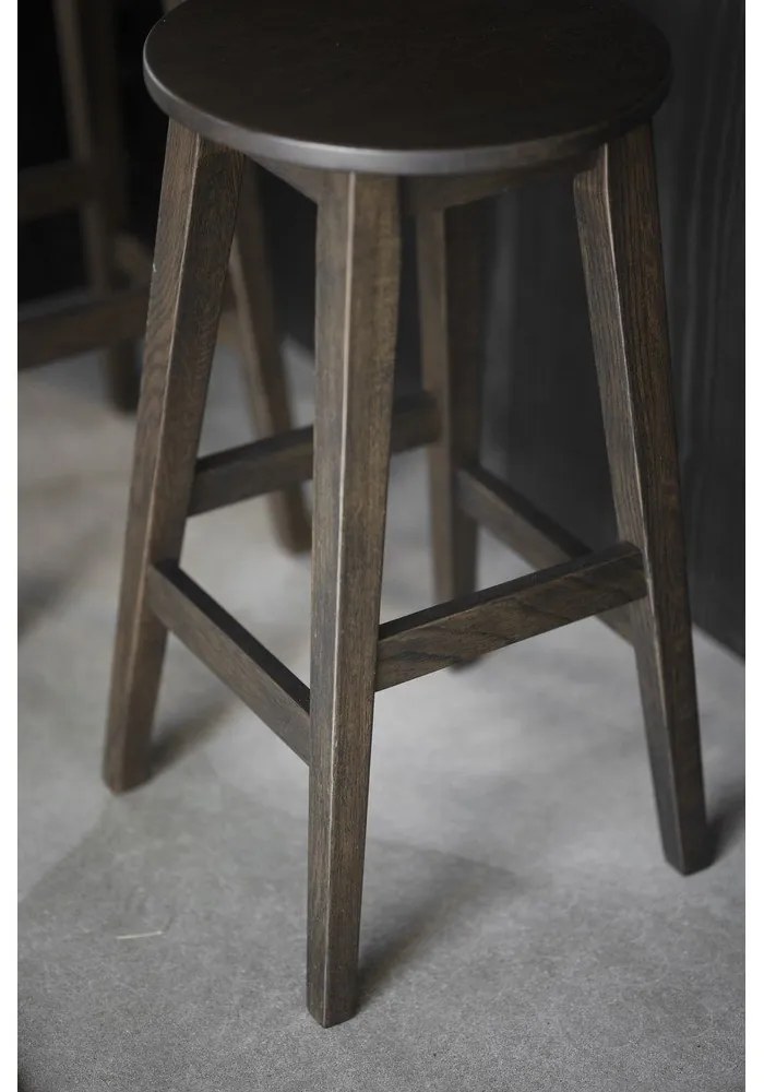 Set de scaune de bar maro închis 2 buc. din lemn de stejar (înălțime șezut 65 cm) Austin – Rowico