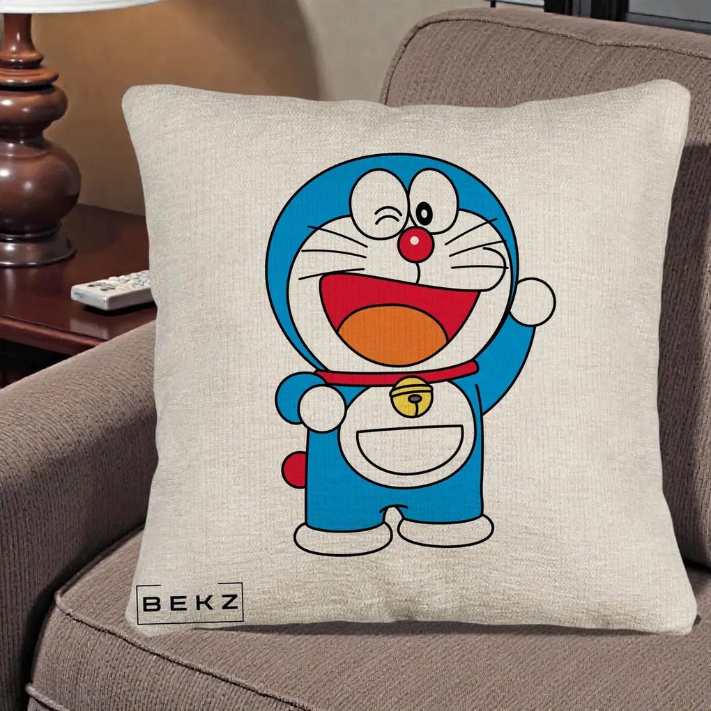 Perna Personalizata Doraemon Salutand, 40x40 cm, Bej Canapea, Husa Detasabila, Perna Inclusa, BEKZ®