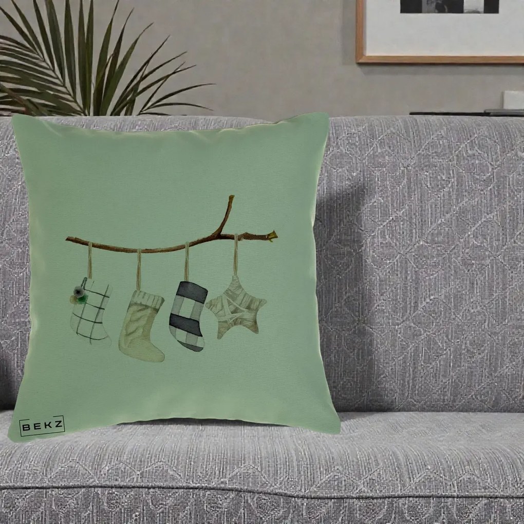 Perna Decorativa Ciorapi de Craciun pe Ramura, 40x40 cm, Verde, Husa Detasabila, Perna Inclusa, BEKZ®