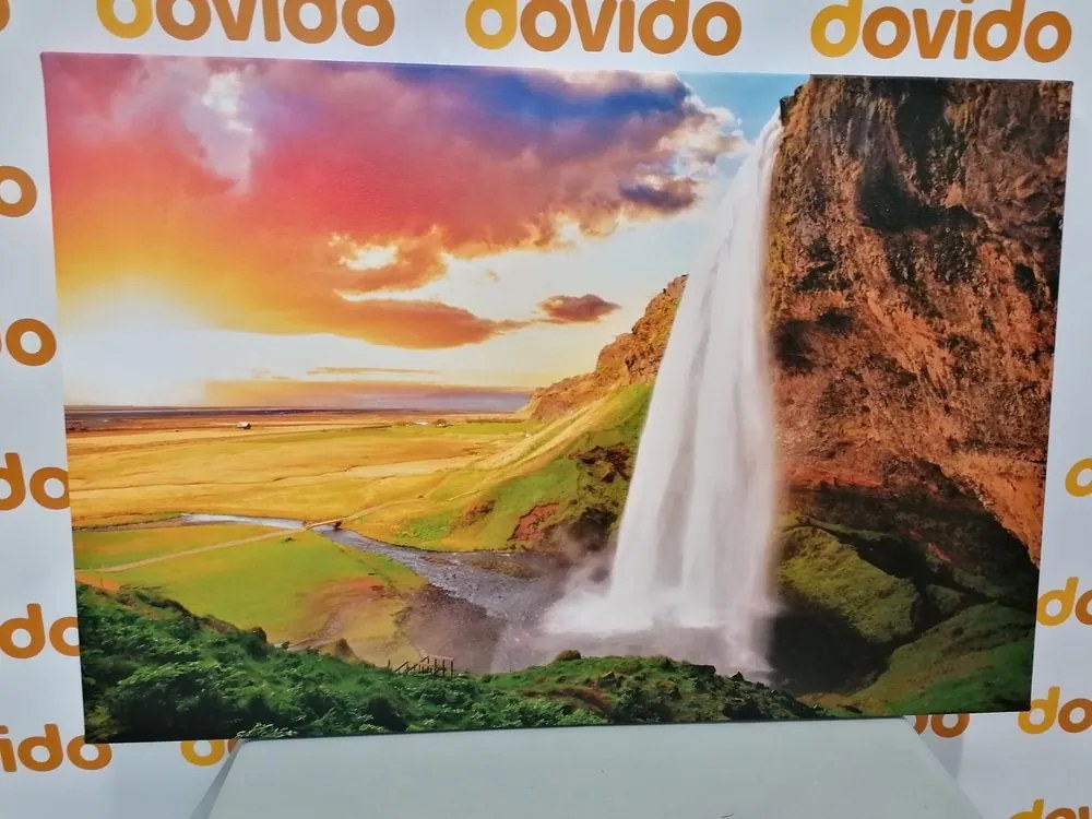 Tablou cascada frumoasă în Islanda
