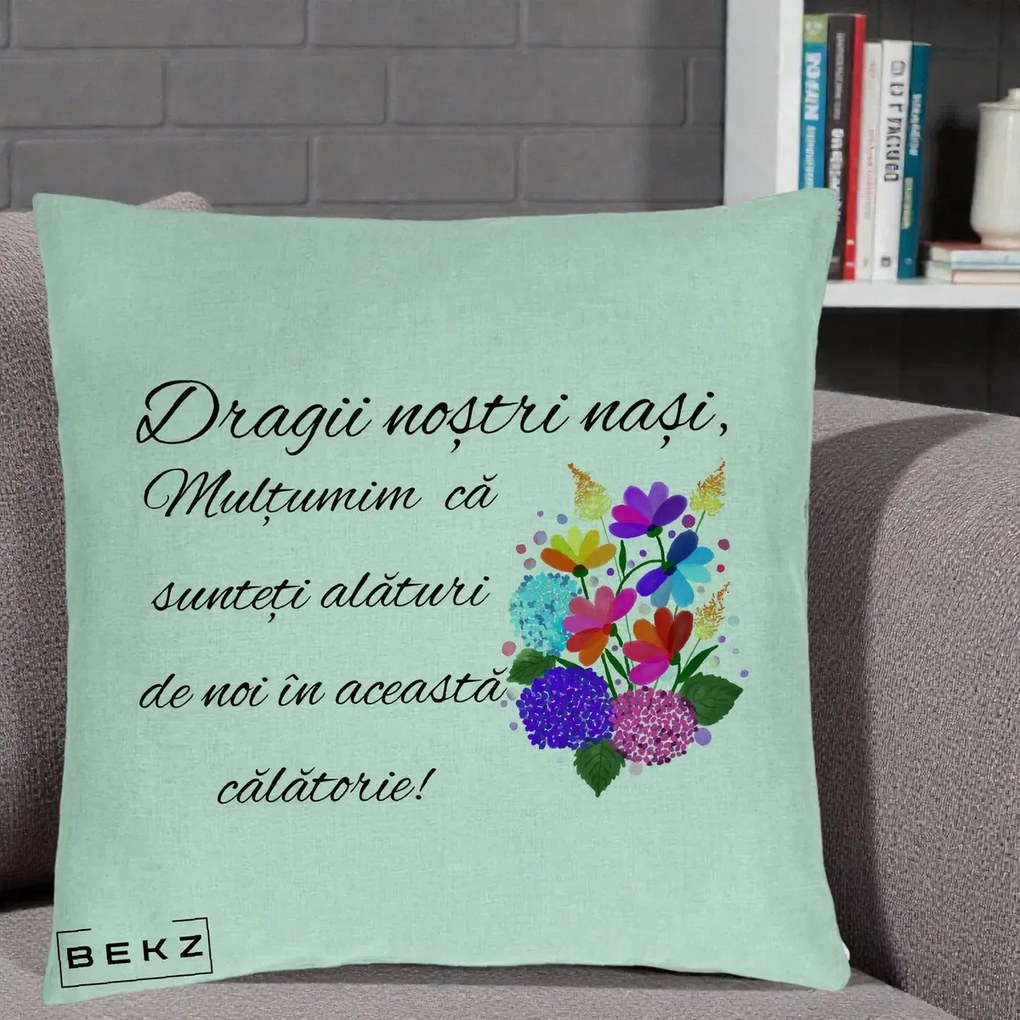 Cadou pentru Nasi - Perna Personalizata Dragii Nostri Nasi Multumim cu Flori Multicolore, 40x40 cm, Verde Menta, Husa Detasabila, Perna Inclusa, BEKZ®