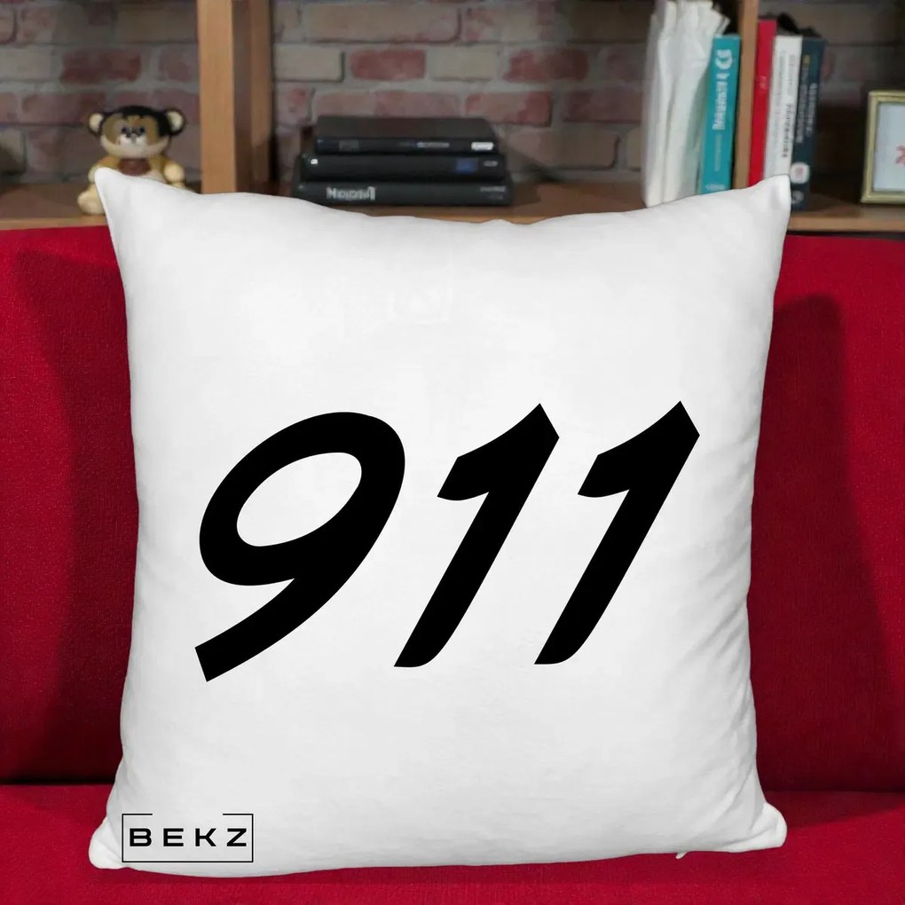 Perna Personalizata 911 Bold, 40x40 cm, Alb Pufos, Husa Detasabila, Perna Inclusa, BEKZ®