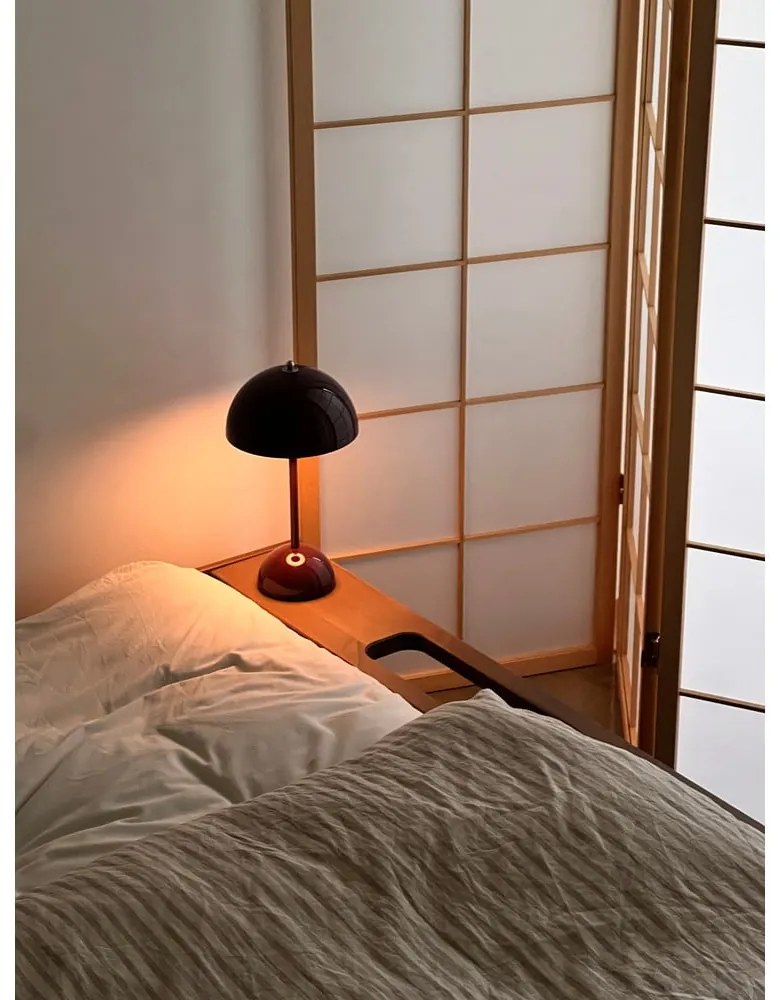 Pat matrimonial maro din lemn masiv de pin cu somieră 140x200 cm Ziggy – Karup Design