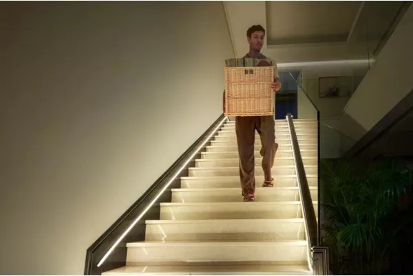 Philips Hue OMNIGLOW - bandă LED RGBW reglabilă, 5 m, 60 W, 230 V, 2200–6500 K