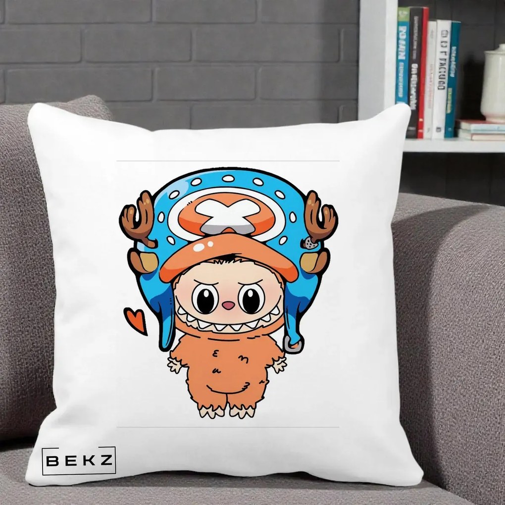Perna Personalizata Labubu x Tony Tony Chopper, 40x40 cm, Alba Mata, Husa Detasabila, Perna Inclusa, BEKZ®