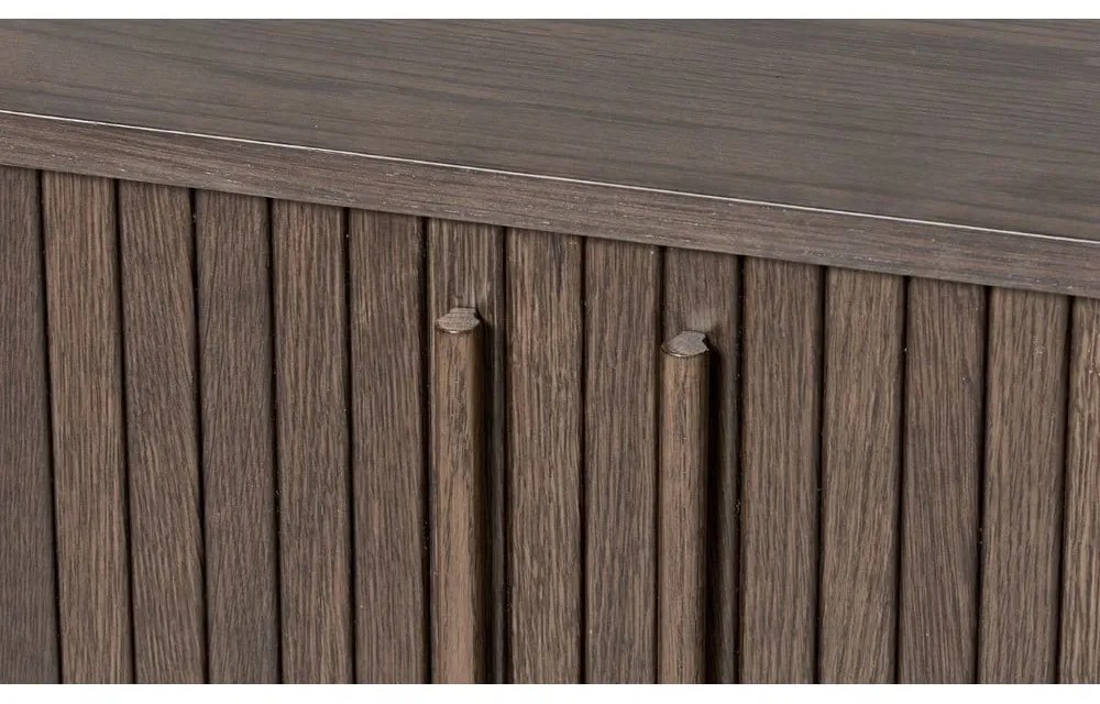 Comodă maro cu aspect de lemn de stejar cu ușă glisantă 140x76x45 cm Meta – Unique Furniture