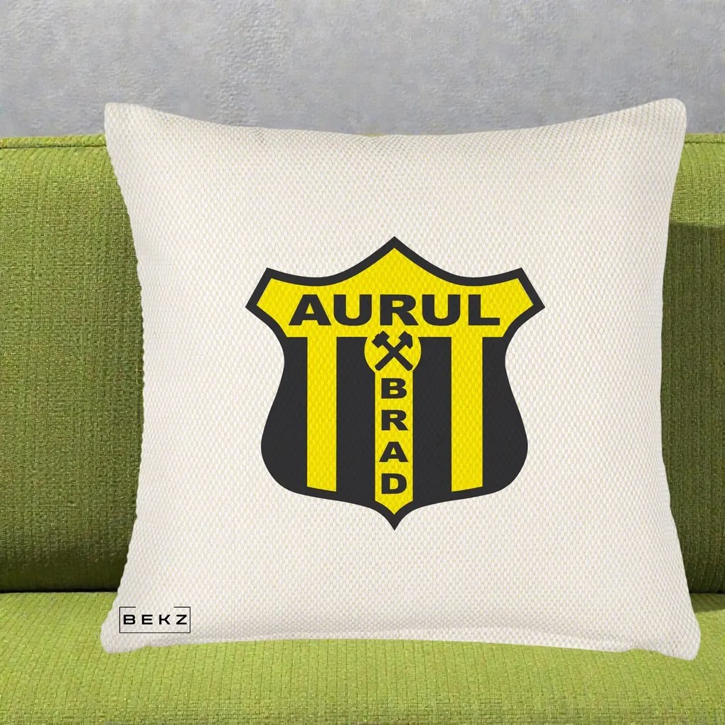 Perna Personalizata Aurul Brad Fotbal, 40x40 cm, Crem Reliefat, Husa Detasabila, Perna Inclusa, BEKZ®