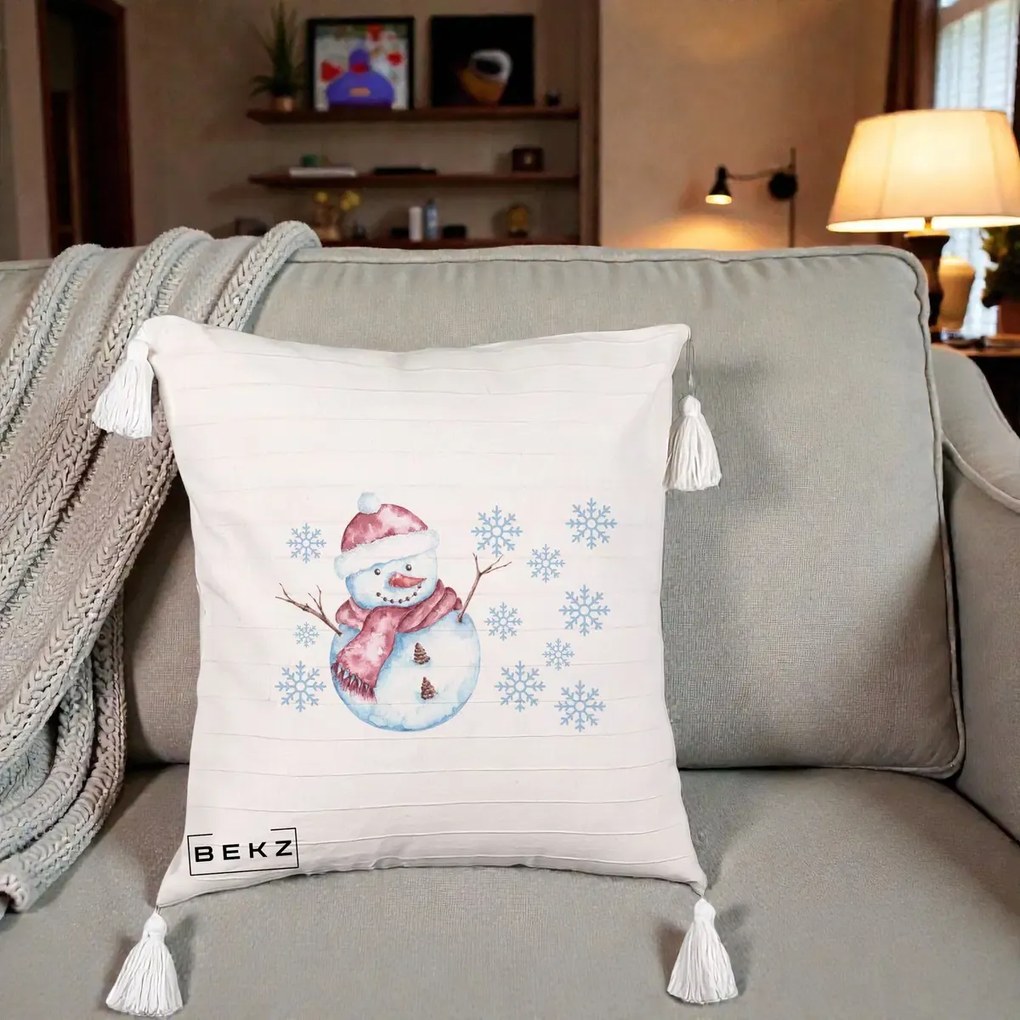 Perna Decorativa Om de Zapada Rosu cu Fulgi, 40x40 cm, Bej cu Franjuri, Husa Detasabila, Perna Inclusa, BEKZ®