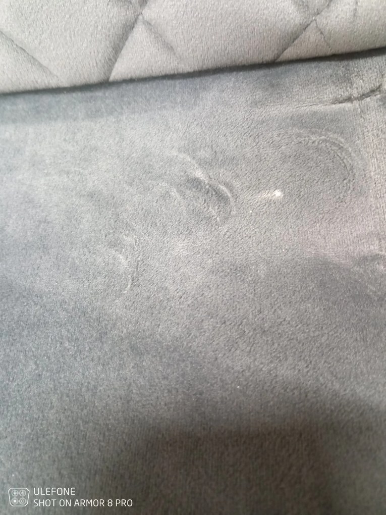 Promotie Scaun gri IRYS VELVET cu picioare negre a II-a calitate