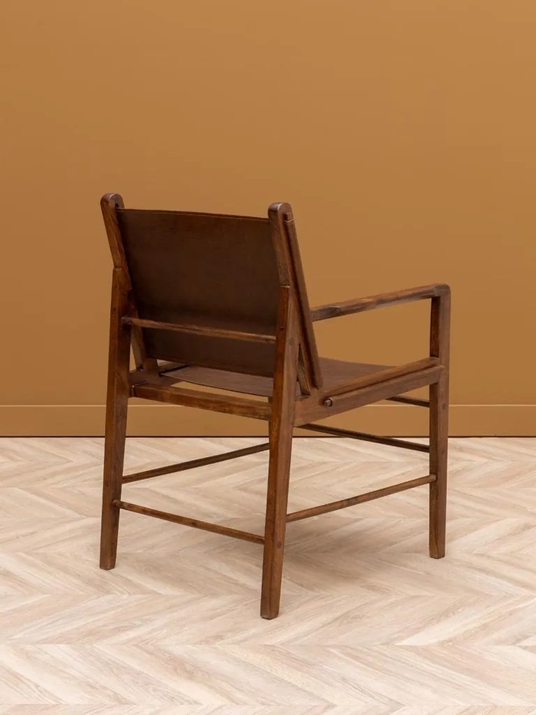 Scaun de dining din piele maro, cu structură din lemn de acacia, finisaj natural lucios, 90×60×66 cm, „Arius"