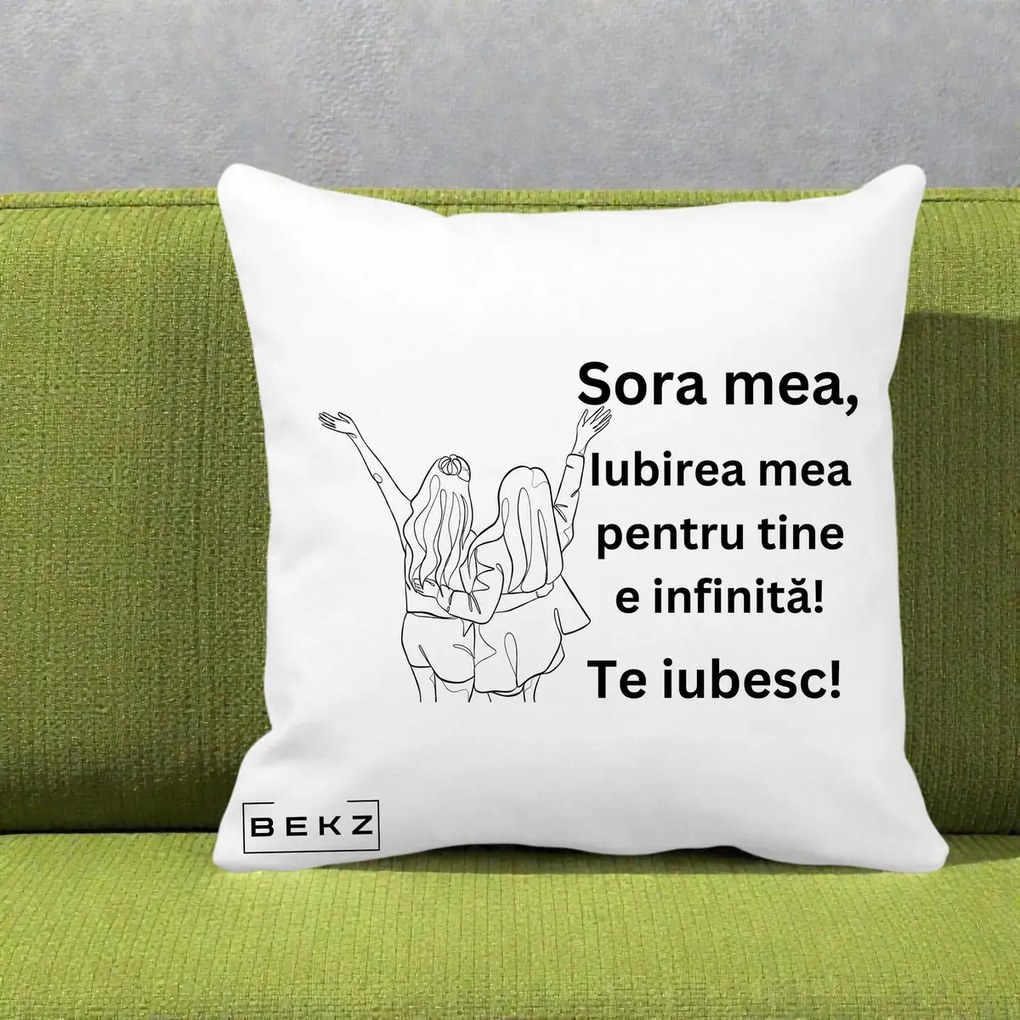 Cadou pentru Sora - Perna Personalizata Sora Mea Te Iubesc Line Art Doua Fete cu Brate Ridicate, 40x40 cm, Alba Mata, Husa Detasabila, Perna Inclusa, BEKZ®