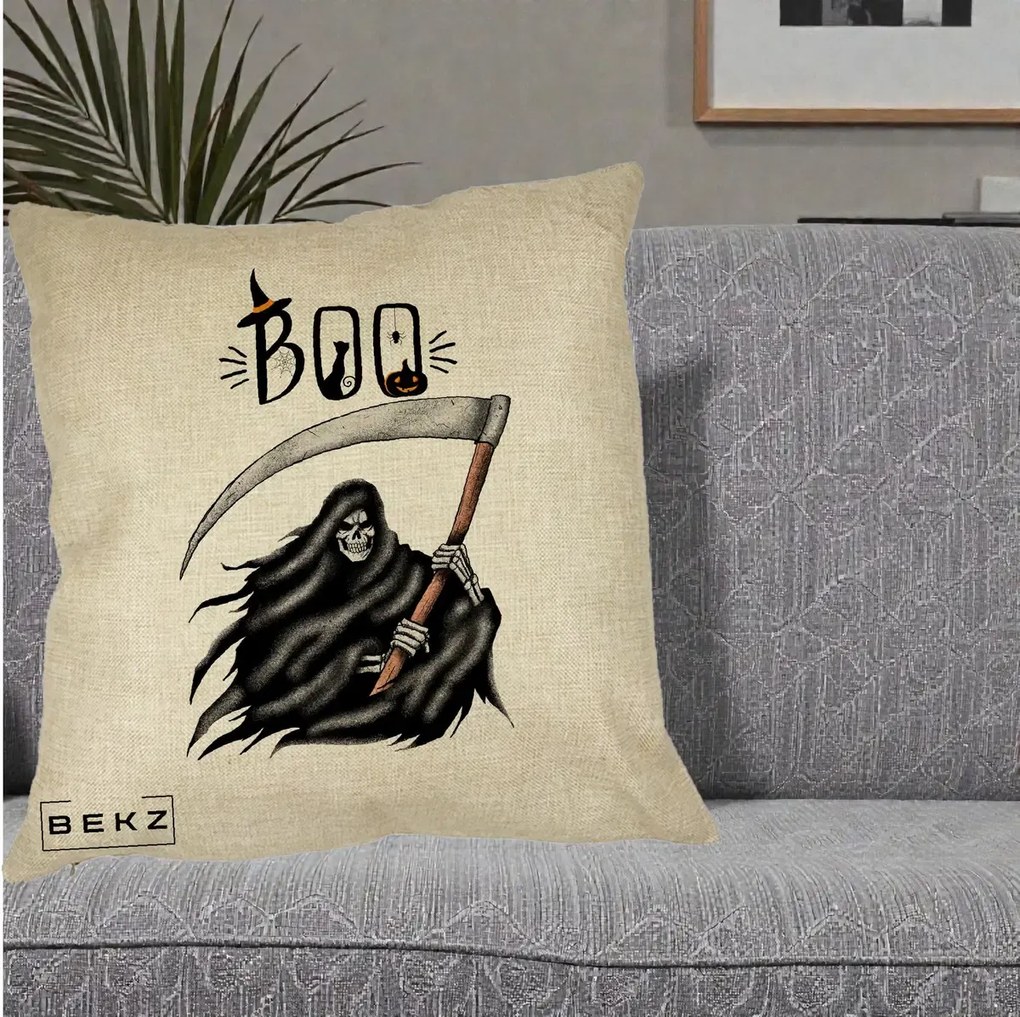 Perna Decorativa Halloween Boo Grim Reaper cu Coasa, 40x40 cm, Crem, Husa Detasabila, Perna Inclusa, BEKZ®