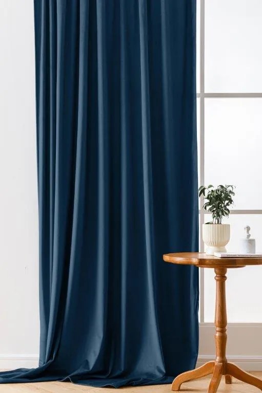 Draperie opaca albastru inchis VELVET 135x250 cm Sistem de agatare: Rejansa
