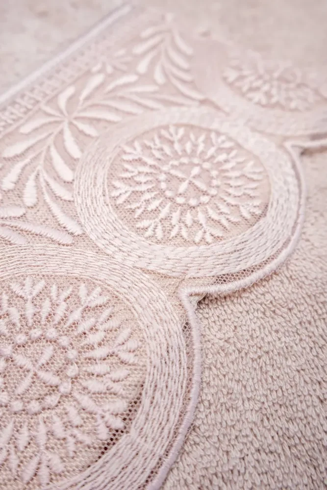 Prosop de baie QUEEN cu dantela 85x150 cm Liliac