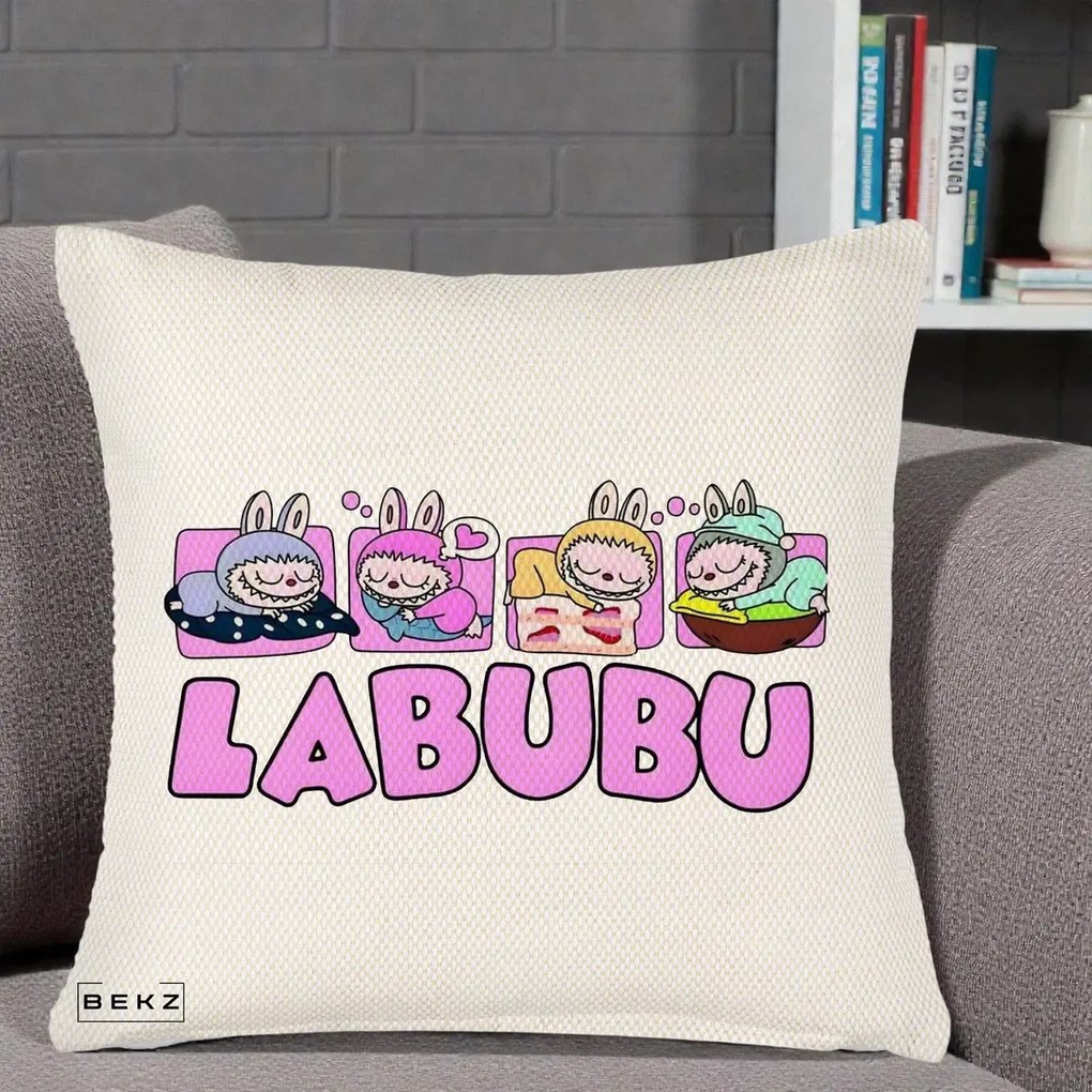 Perna Personalizata Labubu Sleeping Quad, 40x40 cm, Crem Reliefat, Husa Detasabila, Perna Inclusa, BEKZ®
