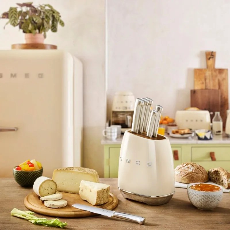 Set de cutite cu suport SMEG KBSF02CR, 7 piese, Manere din lemn de salcam, Otel inoxidabil german, Crem
