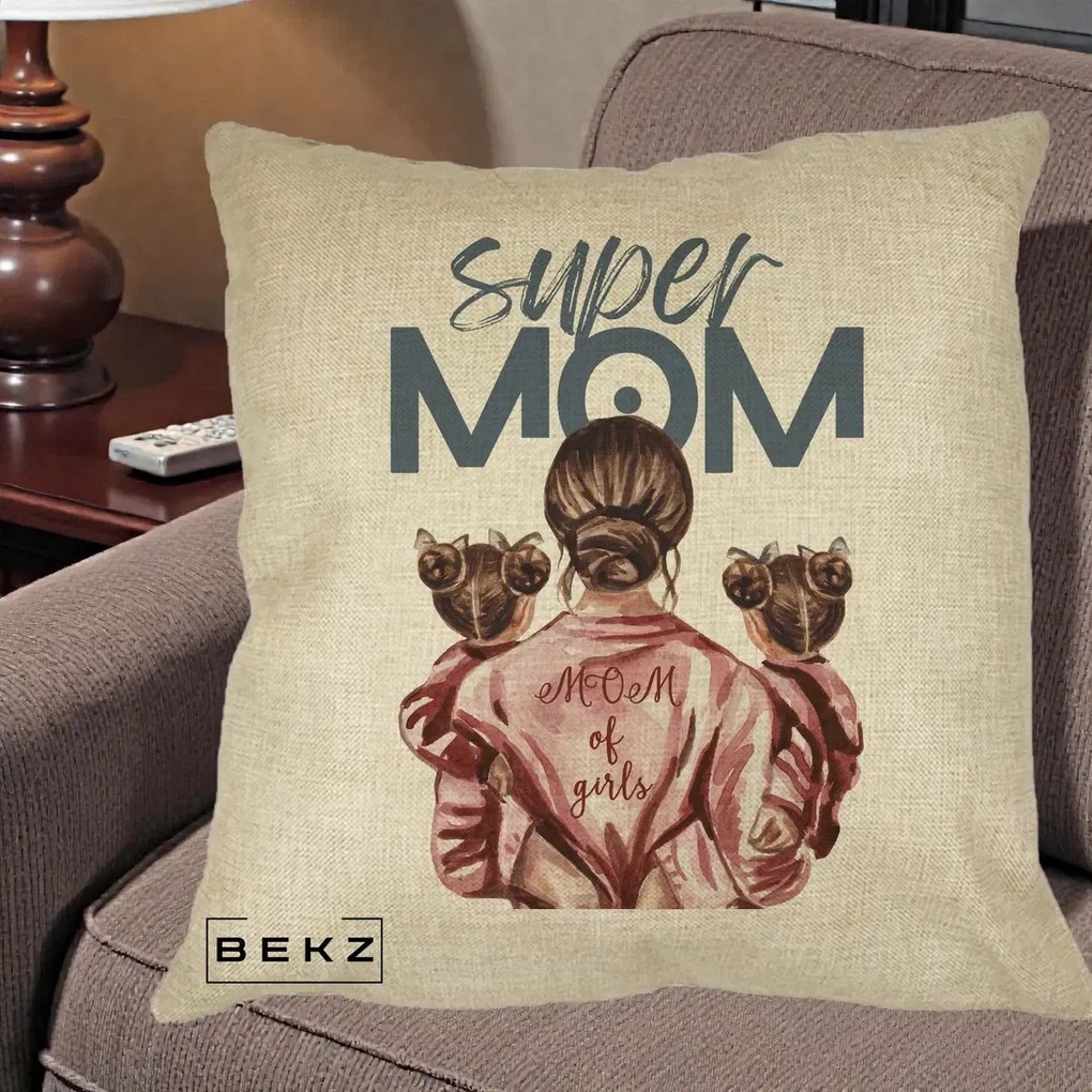 Cadou pentru Mama - Perna Personalizata Super Mom of Girls Mama cu Gemene, 40x40 cm, Crem, Husa Detasabila, Perna Inclusa, BEKZ®