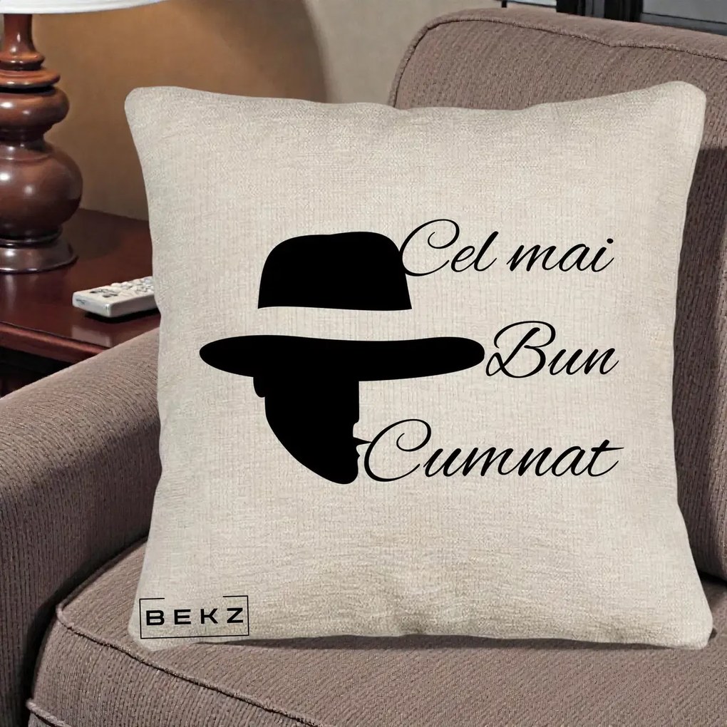 Cadou pentru Cumnat - Perna Personalizata Cel mai Bun Cumnat cu Silueta Palarie, 40x40 cm, Bej Canapea, Husa Detasabila, Perna Inclusa, BEKZ®