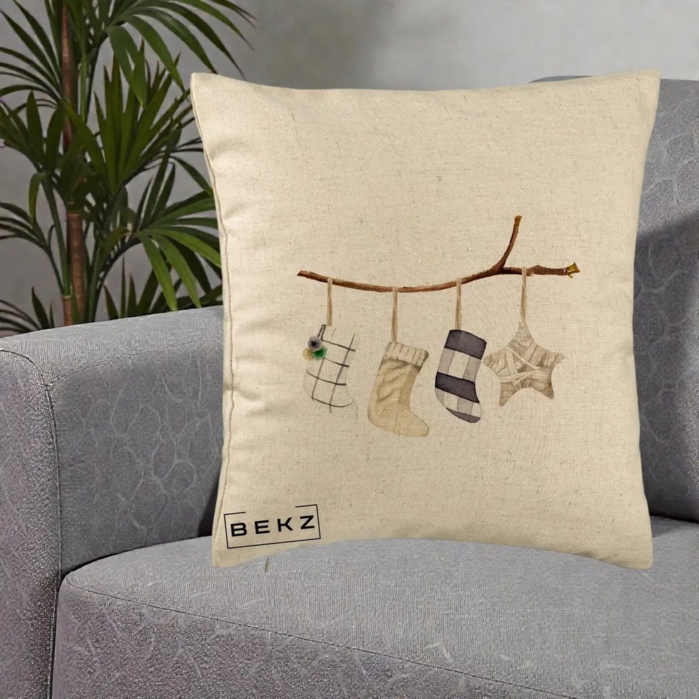 Perna Decorativa Ciorapi de Craciun pe Ramura, 40x40 cm, Bej, Husa Detasabila, Perna Inclusa, BEKZ®