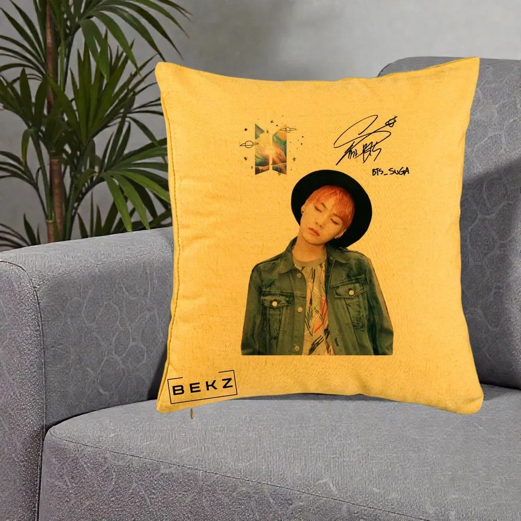 Perna Personalizata K-pop BTS Suga par Portocaliu Palarie Autograf, 40x40 cm, Galben, Husa Detasabila, Perna Inclusa, BEKZ®