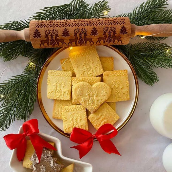 Rolă de rulat cu căprioare și motive festive