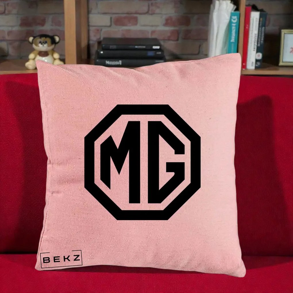 Perna Personalizata cu emblema MG, 40x40 cm, Roz, Husa Detasabila, Perna Inclusa, BEKZ®