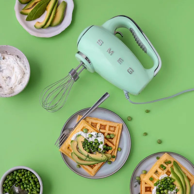 Mixer manual SMEG 50's Style HMF01PGEU, 250 W, 9 viteze, Functie Turbo, Afisaj LED, Timer, Accesorii, Verde