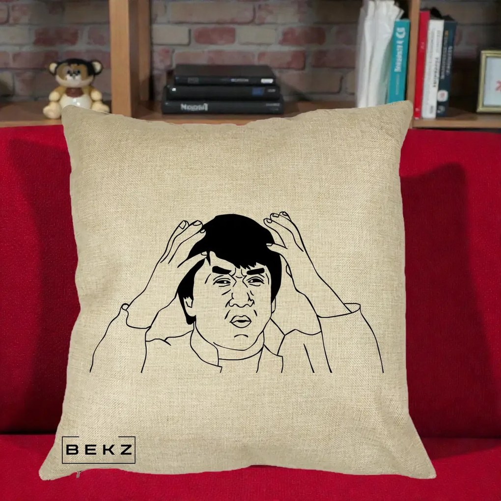 Perna Decorativa Jackie Chan WTF, 40x40 cm, Crem, Husa Detasabila, Perna Inclusa, BEKZ®